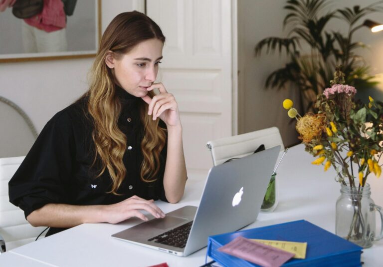 Teletrabajo vs. presencialidad: ¿puede la empresa obligar a sus empleados a volver a la oficina?